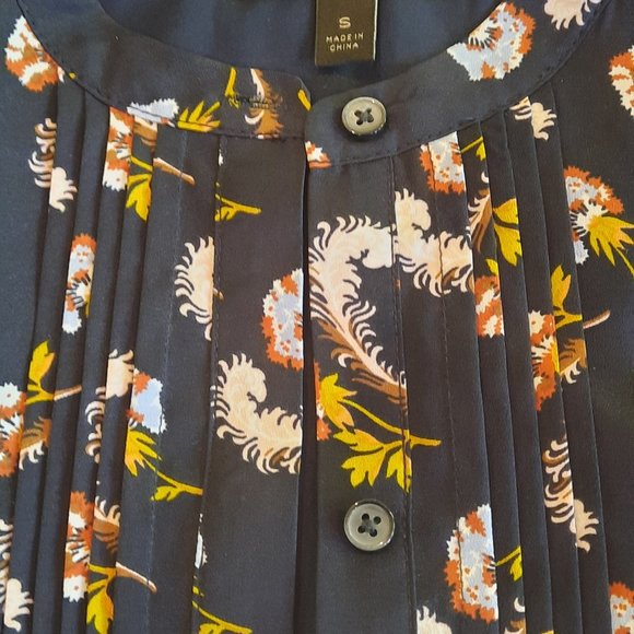 Banana Republic Button Down Dress - Picture 2 of 3